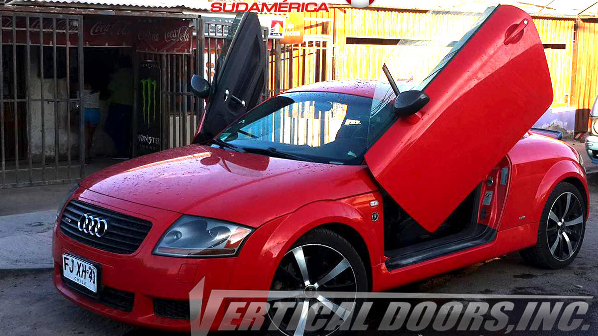 Installer | JAPAN TUNING SUDAMERICA PE | Audi TT with a Vertical Doors, Inc., vertical lambo doors conversion kit.
