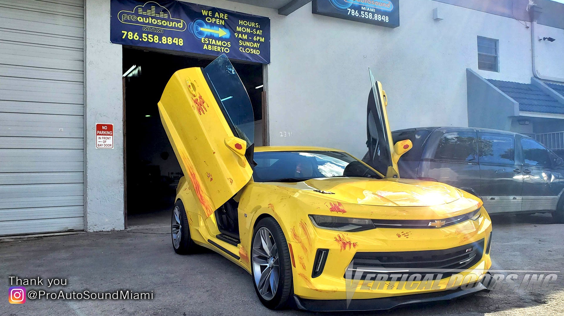 Installer | Pro Auto Sound Miami | Miami, FL | Chevrolet Camaro 6th Gen featuring Verical Doors, Inc. vertical lambo doors conversion kit.