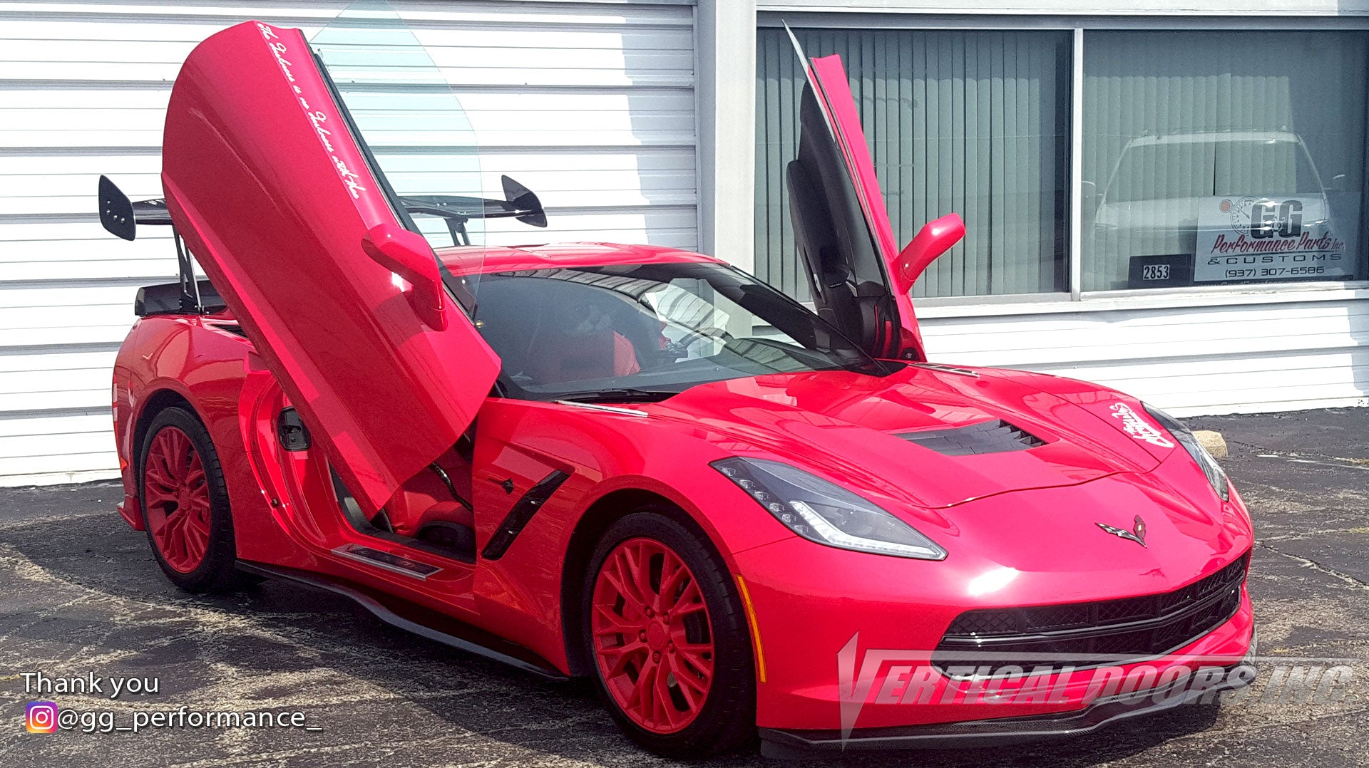 Installer | G&G Performance Parts Inc & Customs | Moraine, OH | Chevrolet Corvette C7 featuring Vertical Doors, Inc., vertical lambo doors conversion kit.