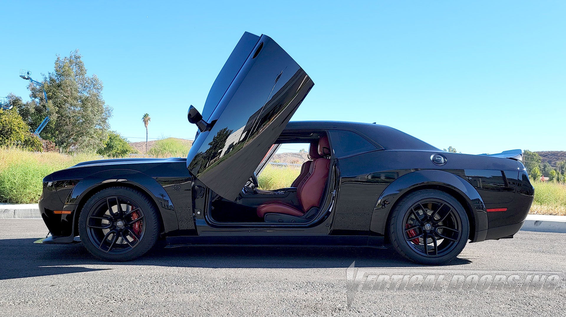 Check out @razoruno Dodge Challenger from Nevada featuring Vertical Doors, Inc., Vertical Lambo Doors Conversion Kits.