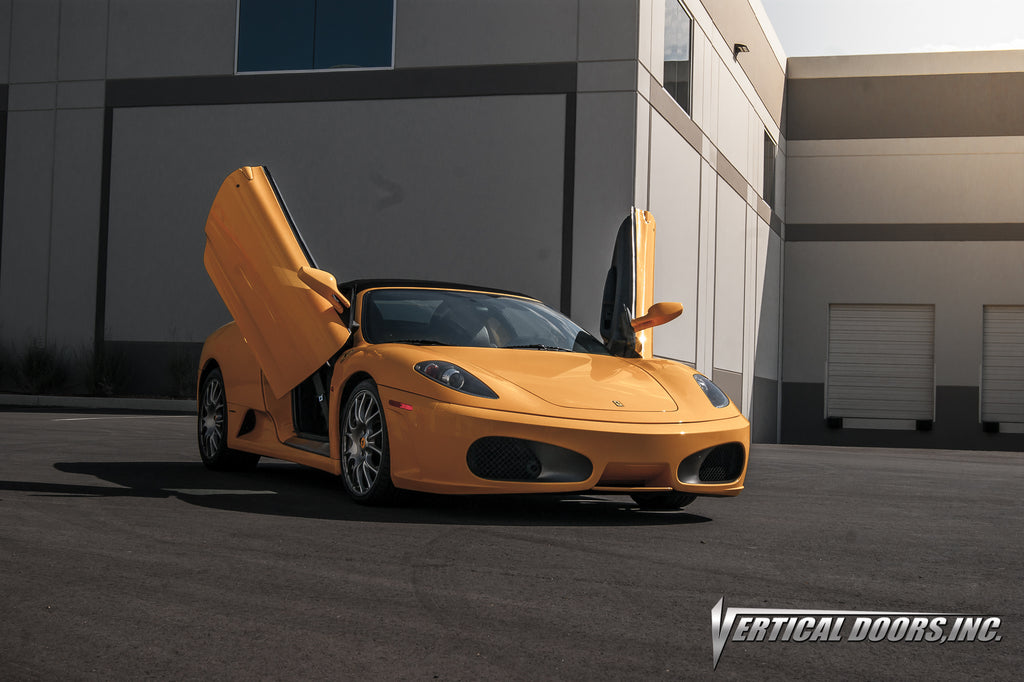 The Mod that changes Ferrari into Lambos with Doors