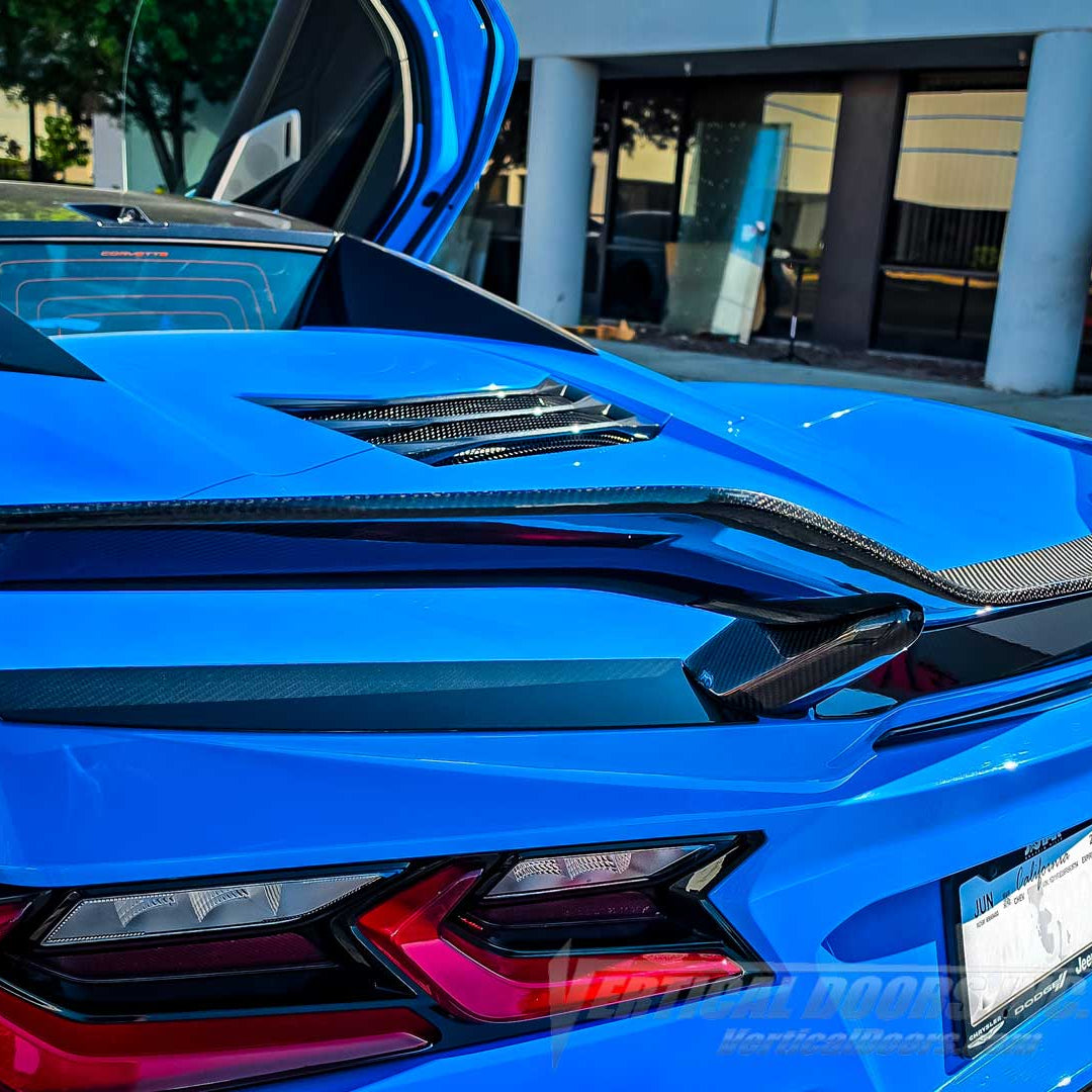Upgrade the rear profile of your Corvette with the 2023 - 2026 C8 Corvette Z06 / E-Ray Z07 Rear Spoiler in Carbon Fiber. Engineered for performance-driven builds, this 1-piece aero system delivers aggressive styling, improved aerodynamic balance, and OEM-level fitment. Designed specifically for the Corvette C8 Z06 and E-Ray platforms, this spoiler enhances both form and function while integrating seamlessly with factory body lines.