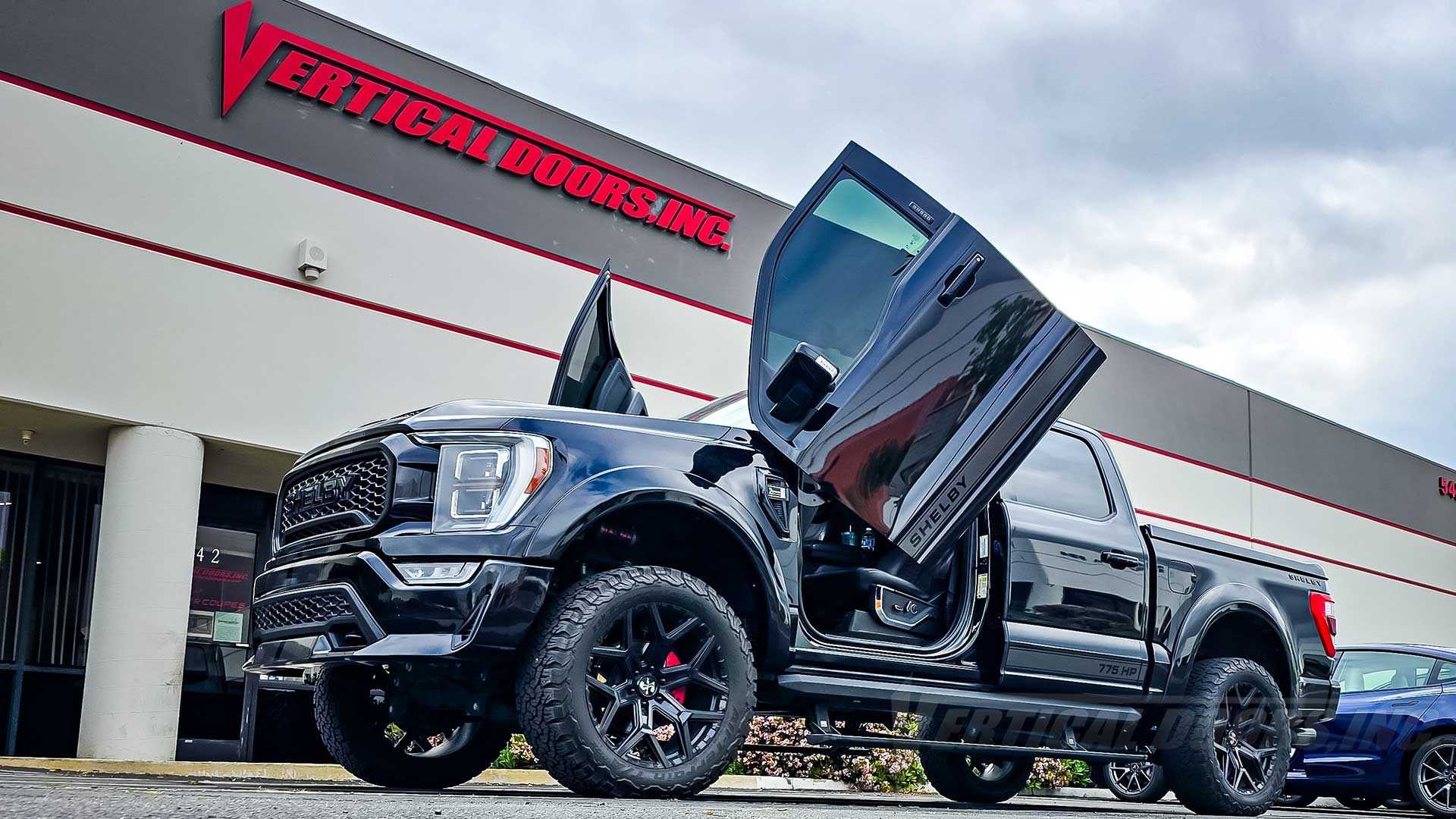 Eli’s 13th Gen Ford F-150 Shelby just got a lambo door conversion kit installed by the BEST in the industry, Vertical Doors, Inc. in Lake Elsinore California. 41825, VDCF15021, Ford F-150, F-150, Ford, Shelby, XL, STX, TREMOR, LARIAT, KING RANCH, PLATINUM, RAPTOR, HYBRID, 2021, 2022, 2023, 2024, Fourteenth-generation Ford F-Series (P702), F-Series, lambo doors, vertical doors, door conversion, scissor doors, butterfly doors, wing doors,
Ford F-150 lambo doors, Ford F-150 vertical doors, Ford F-150 door con
