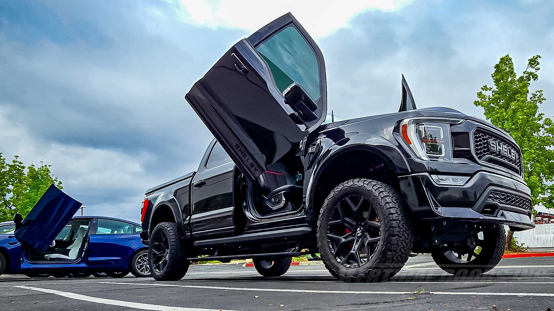 Eli’s 13th Gen Ford F-150 Shelby just got a lambo door conversion kit installed by the BEST in the industry, Vertical Doors, Inc. in Lake Elsinore California. 41825, VDCF15021, Ford F-150, F-150, Ford, Shelby, XL, STX, TREMOR, LARIAT, KING RANCH, PLATINUM, RAPTOR, HYBRID, 2021, 2022, 2023, 2024, Fourteenth-generation Ford F-Series (P702), F-Series, lambo doors, vertical doors, door conversion, scissor doors, butterfly doors, wing doors,
Ford F-150 lambo doors, Ford F-150 vertical doors, Ford F-150 door con