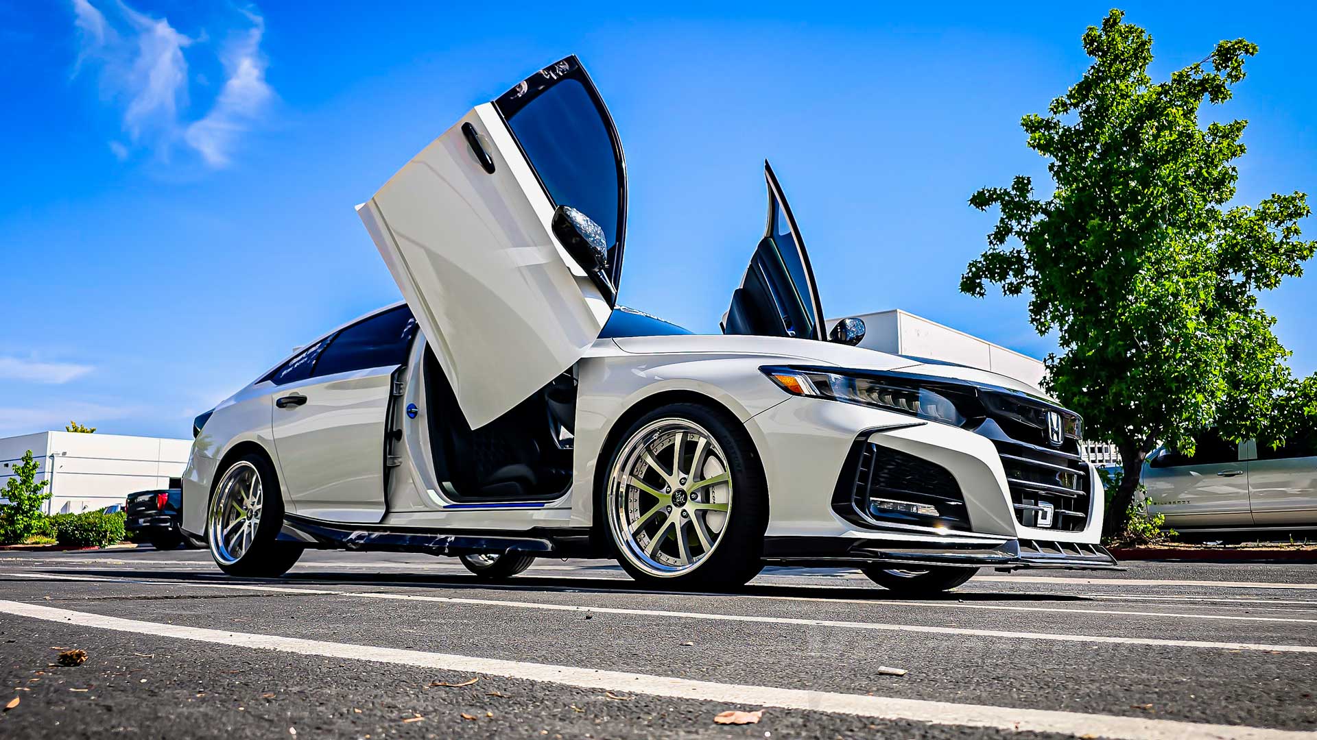 @accord_life22 from @lavishlegendsca just transformed his 2018–2022 Honda Accord with Lambo Doors from Vertical Doors Inc., based in Lake Elsinore, CA. Featuring the VDCHC18224dR vertical door kit, this sleek JDM sedan now sports scissor-style doors — a true showstopper in the #verticaldoorgang. Perfect fit for LX, EX, EX-L, Sport SE, and Touring trims.