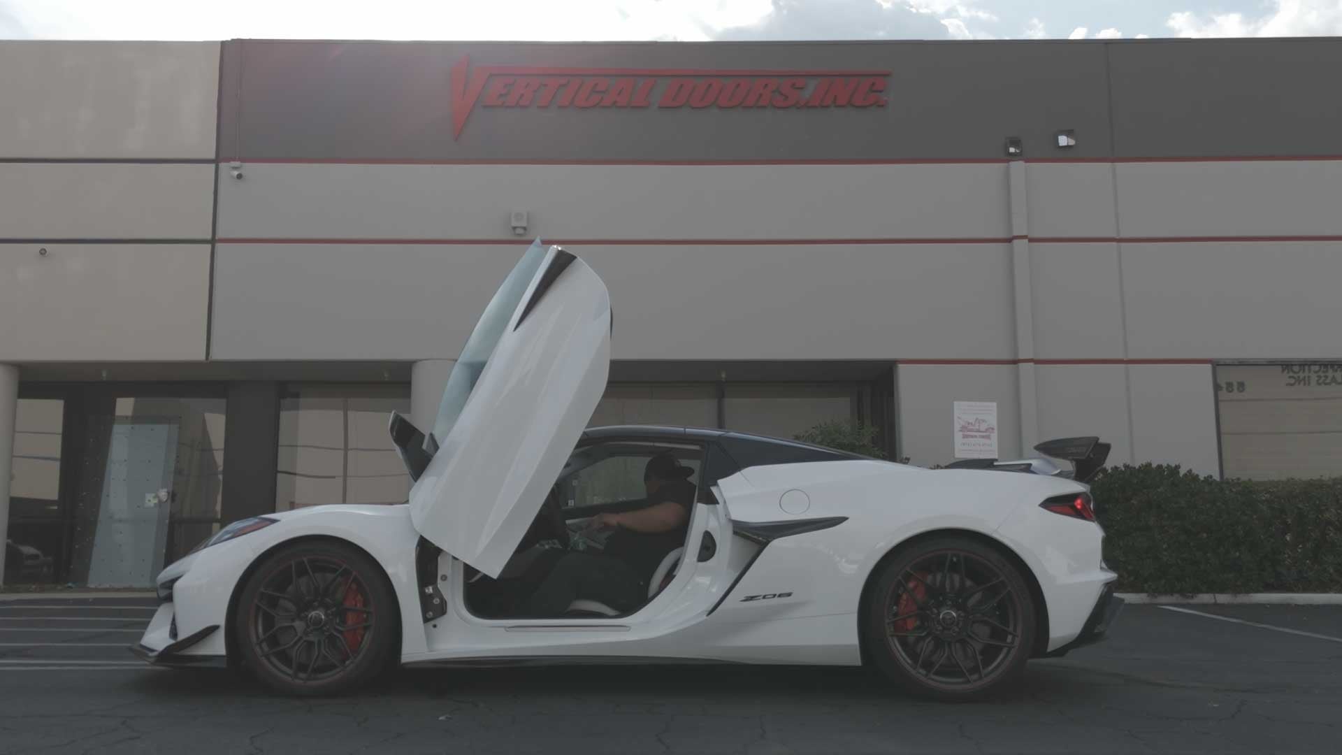 Chuck’s Chevrolet Corvette C8 Z06 just received one of the best upgrades from Vertical Doors Inc., A Lambo door kit designed specifically for the C8 Z06 and E-Ray.
