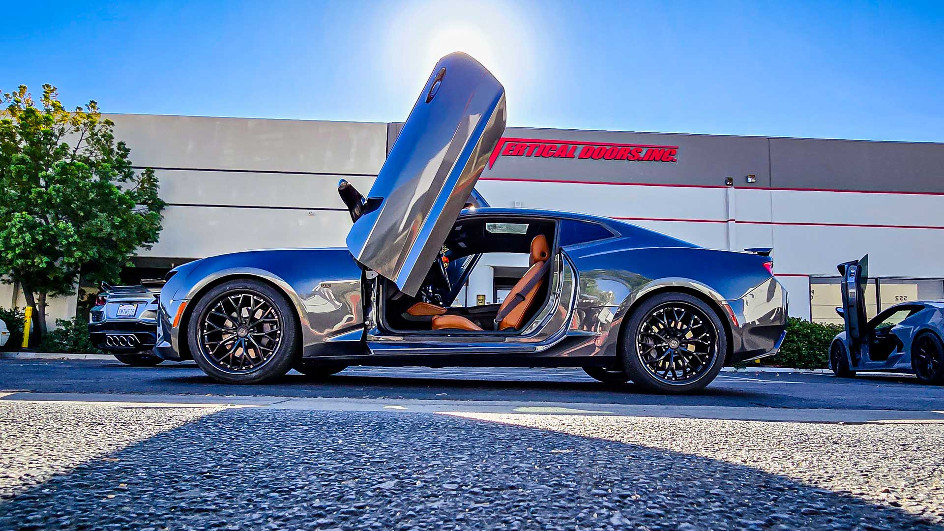 @derek_gerrie 6th Generation Chevrolet Camaro just got vertical Lambo Door Conversion Kit installed by Vertical Doors, Inc. in Lake Elsinore, California. 11124