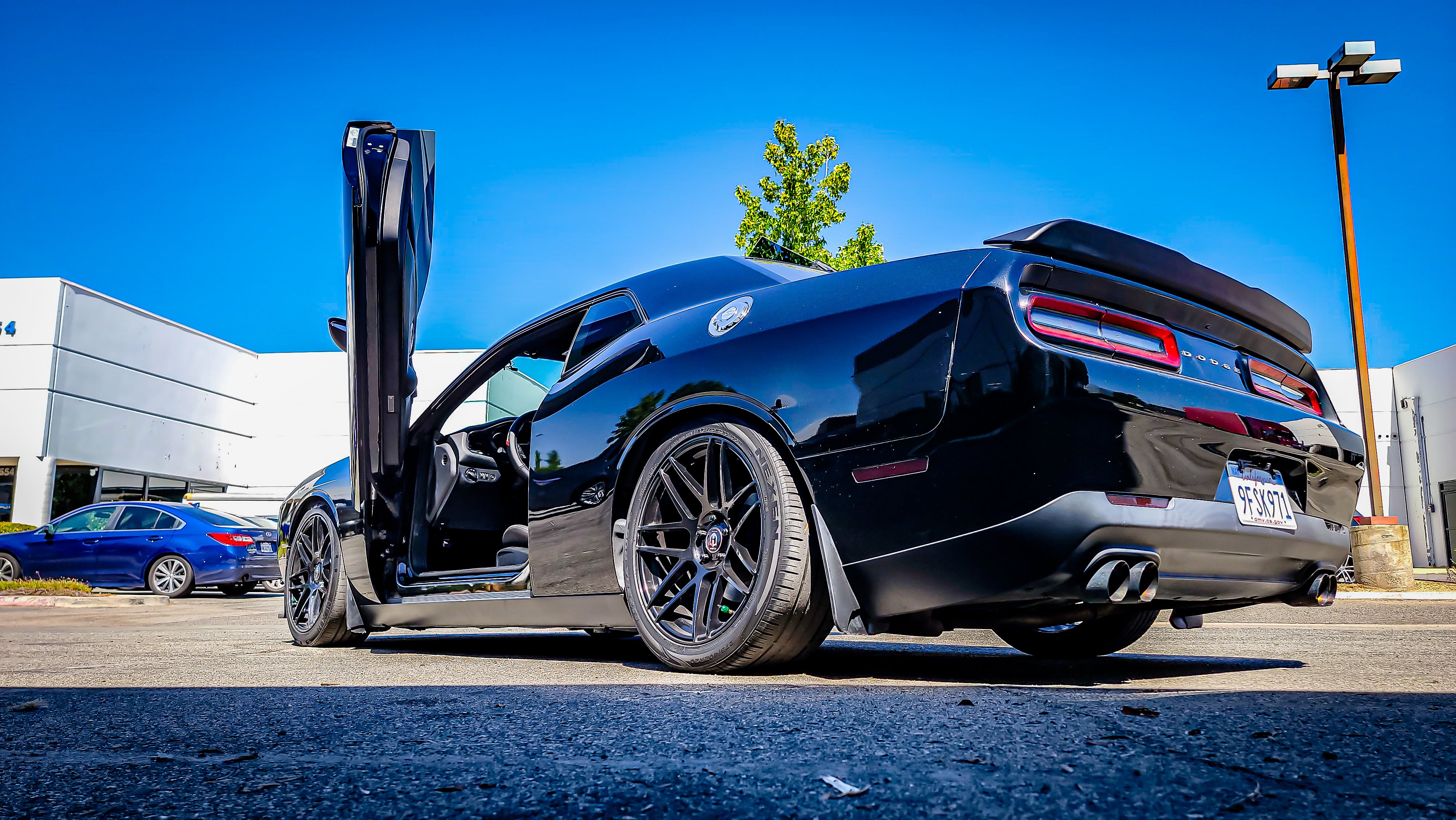 @rool_castilloo Dodge Challenger featuring Vertical Doors, Inc. door conversion kit. AKA "Lambo Doors" 723