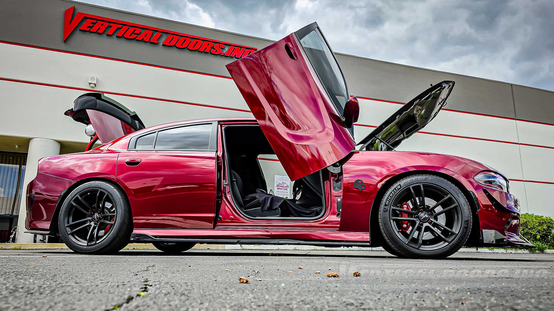 @venom392scat Dodge Charger from Nevada, getting some love from our Lambo Door Installer at our building in Lake Elsinore California. 
