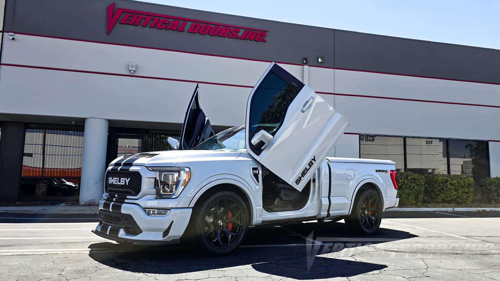 Lambo door hinge conversion kit compatible with the Ford F-150 2021-2024 by Vertical Doors Inc. This is a F-150 Shelby Super Snake Sport.
VDCF15021, Ford F-150, F-150, Ford, Shelby, XL, STX, TREMOR, LARIAT, KING RANCH, PLATINUM, RAPTOR, HYBRID, 2021, 2022, 2023, 2024, Fourteenth-generation Ford F-Series (P702), F-Series,
lambo doors, vertical doors, door conversion, scissor doors, butterfly doors, wing doors, 
Ford F-150 lambo doors, Ford F-150 vertical doors, Ford F-150 door conversion, Ford F-150 scissor 