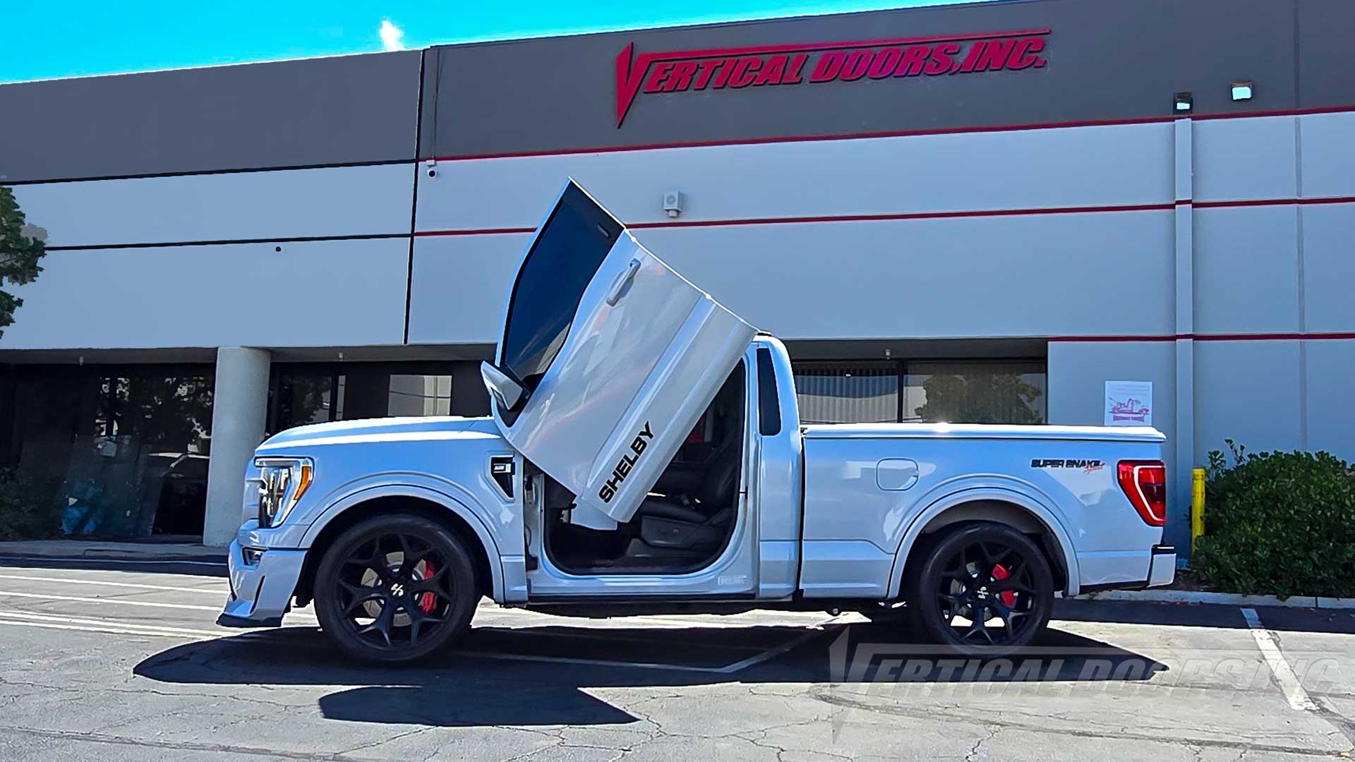 Lambo door hinge conversion kit compatible with the Ford F-150 2021-2024 by Vertical Doors Inc. This is a F-150 Shelby Super Snake Sport.
VDCF15021, Ford F-150, F-150, Ford, Shelby, XL, STX, TREMOR, LARIAT, KING RANCH, PLATINUM, RAPTOR, HYBRID, 2021, 2022, 2023, 2024, Fourteenth-generation Ford F-Series (P702), F-Series,
lambo doors, vertical doors, door conversion, scissor doors, butterfly doors, wing doors, 
Ford F-150 lambo doors, Ford F-150 vertical doors, Ford F-150 door conversion, Ford F-150 scissor 