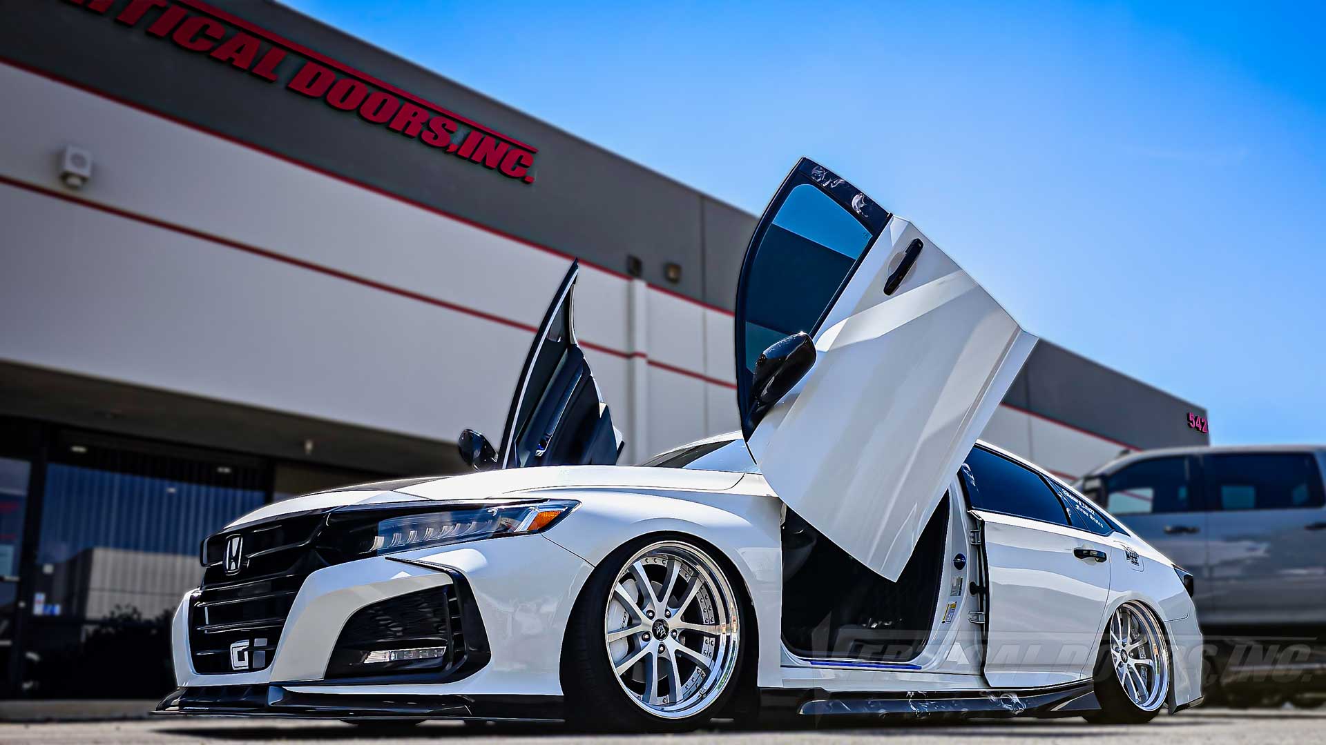 @accord_life22 from @lavishlegendsca just transformed his 2018–2022 Honda Accord with Lambo Doors from Vertical Doors Inc., based in Lake Elsinore, CA. Featuring the VDCHC18224dR vertical door kit, this sleek JDM sedan now sports scissor-style doors — a true showstopper in the #verticaldoorgang. Perfect fit for LX, EX, EX-L, Sport SE, and Touring trims.